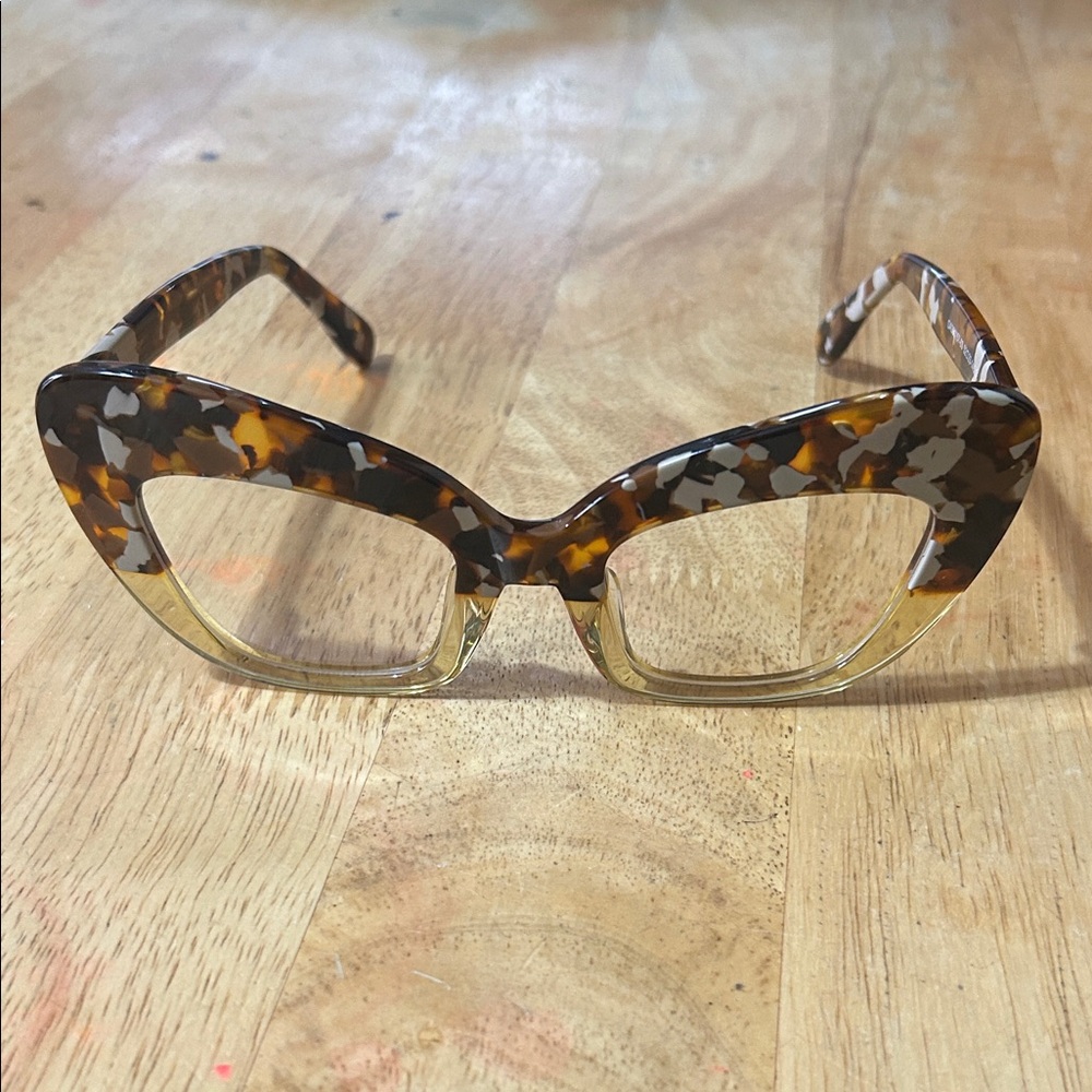 Tortoise Shell Cat-Eye Glasses